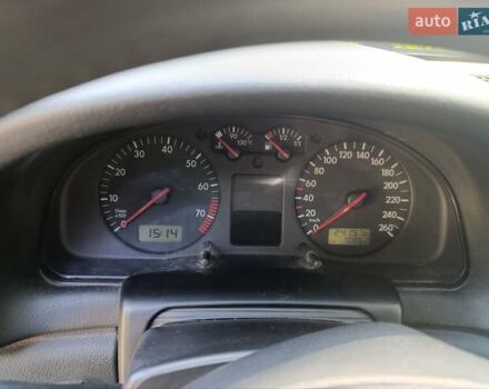 Зелений Фольксваген Пассат, об'ємом двигуна 1.8 л та пробігом 242 тис. км за 4500 $, фото 6 на Automoto.ua