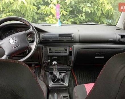 Зеленый Фольксваген Пассат, объемом двигателя 1.6 л и пробегом 384 тыс. км за 2200 $, фото 3 на Automoto.ua