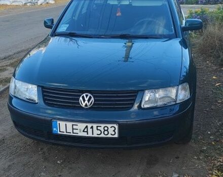 Зеленый Фольксваген Пассат, объемом двигателя 2 л и пробегом 471 тыс. км за 2300 $, фото 5 на Automoto.ua