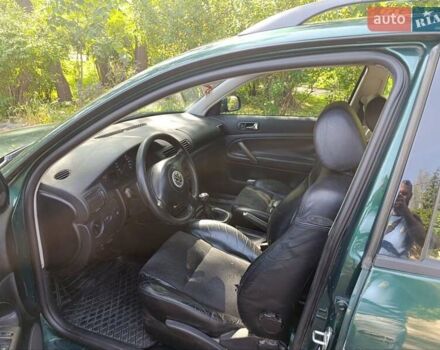 Зелений Фольксваген Пассат, об'ємом двигуна 1.8 л та пробігом 242 тис. км за 4500 $, фото 4 на Automoto.ua