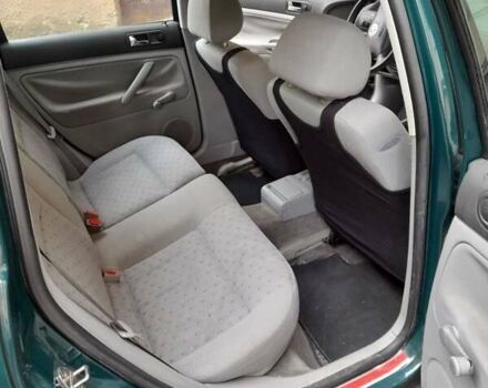 Зелений Фольксваген Пассат, об'ємом двигуна 1.6 л та пробігом 270 тис. км за 3600 $, фото 8 на Automoto.ua