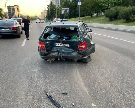 Зеленый Фольксваген Пассат, объемом двигателя 1.6 л и пробегом 290 тыс. км за 1750 $, фото 2 на Automoto.ua