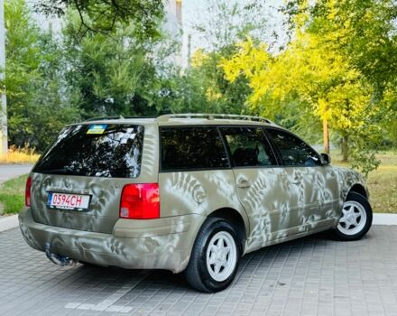 Зеленый Фольксваген Пассат, объемом двигателя 1.9 л и пробегом 237 тыс. км за 2350 $, фото 2 на Automoto.ua