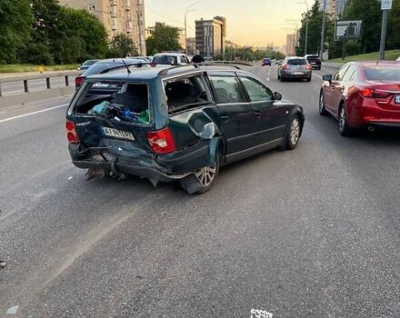 Зеленый Фольксваген Пассат, объемом двигателя 1.6 л и пробегом 290 тыс. км за 1750 $, фото 1 на Automoto.ua