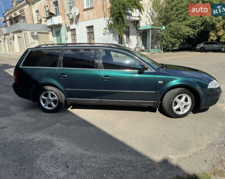 Зелений Фольксваген Пассат, об'ємом двигуна 1.6 л та пробігом 242 тис. км за 4300 $, фото 4 на Automoto.ua