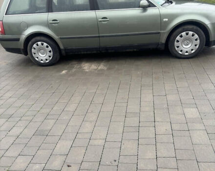 Зеленый Фольксваген Пассат, объемом двигателя 1.78 л и пробегом 240 тыс. км за 4150 $, фото 1 на Automoto.ua