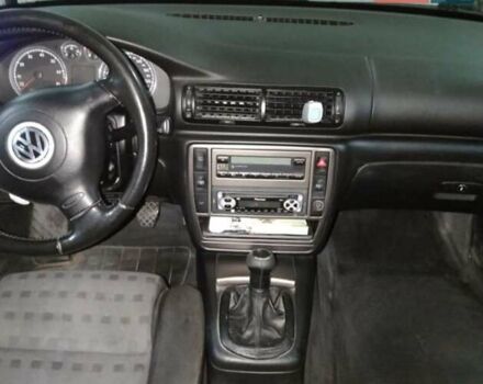 Зеленый Фольксваген Пассат, объемом двигателя 1.8 л и пробегом 280 тыс. км за 5500 $, фото 3 на Automoto.ua