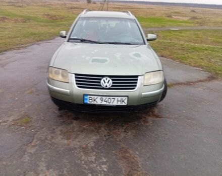 Зеленый Фольксваген Пассат, объемом двигателя 1.9 л и пробегом 392 тыс. км за 3400 $, фото 1 на Automoto.ua