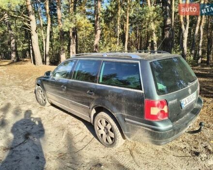 Зеленый Фольксваген Пассат, объемом двигателя 2.5 л и пробегом 300 тыс. км за 4400 $, фото 4 на Automoto.ua