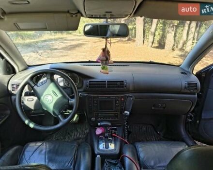 Зеленый Фольксваген Пассат, объемом двигателя 2.5 л и пробегом 300 тыс. км за 4400 $, фото 5 на Automoto.ua