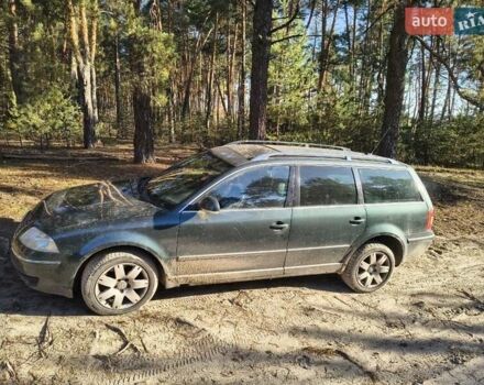 Зеленый Фольксваген Пассат, объемом двигателя 2.5 л и пробегом 300 тыс. км за 4400 $, фото 7 на Automoto.ua