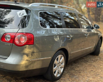 Зеленый Фольксваген Пассат, объемом двигателя 2 л и пробегом 211 тыс. км за 7500 $, фото 7 на Automoto.ua