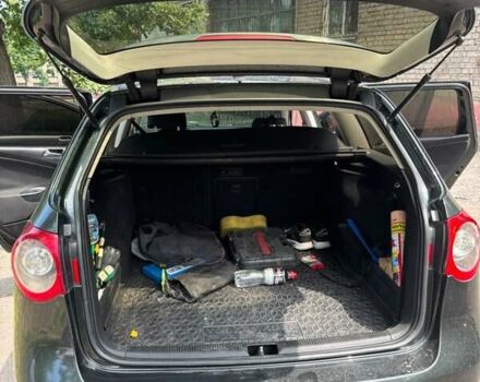 Зеленый Фольксваген Пассат, объемом двигателя 2 л и пробегом 235 тыс. км за 6000 $, фото 2 на Automoto.ua