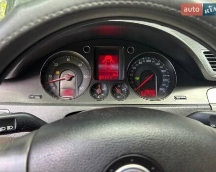 Зеленый Фольксваген Пассат, объемом двигателя 2 л и пробегом 235 тыс. км за 6000 $, фото 9 на Automoto.ua