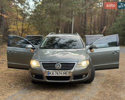 Зеленый Фольксваген Пассат, объемом двигателя 2 л и пробегом 211 тыс. км за 7500 $, фото 5 на Automoto.ua
