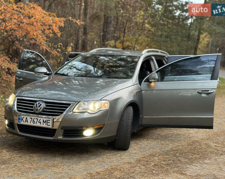 Зеленый Фольксваген Пассат, объемом двигателя 2 л и пробегом 211 тыс. км за 7500 $, фото 2 на Automoto.ua