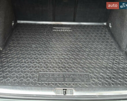 Зеленый Фольксваген Пассат, объемом двигателя 2 л и пробегом 211 тыс. км за 7500 $, фото 55 на Automoto.ua