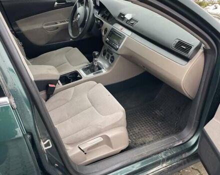 Зелений Фольксваген Пассат, об'ємом двигуна 2 л та пробігом 400 тис. км за 3700 $, фото 5 на Automoto.ua