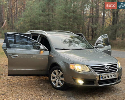 Зеленый Фольксваген Пассат, объемом двигателя 2 л и пробегом 211 тыс. км за 7500 $, фото 4 на Automoto.ua