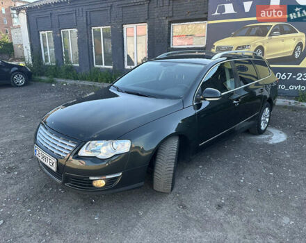 Зелений Фольксваген Пассат, об'ємом двигуна 1.6 л та пробігом 206 тис. км за 6999 $, фото 28 на Automoto.ua