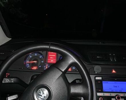 Зеленый Фольксваген Пассат, объемом двигателя 1.9 л и пробегом 320 тыс. км за 9000 $, фото 4 на Automoto.ua