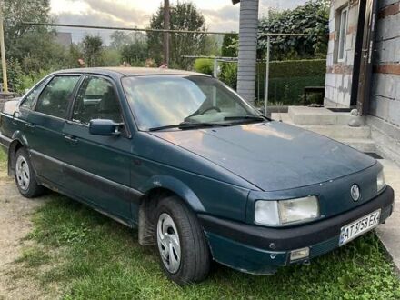 Фольксваген Пассат 1988 в Калуше на Automoto.ua Зеленый Фольксваген Пассат, объемом двигателя 1.78 л и пробегом 372 тыс. км за 1800 $, фото 1 на Automoto.ua