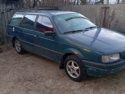 Фольксваген Пассат 1989 у Борисполе на Automoto.ua Зелений Фольксваген Пассат, об'ємом двигуна 1.6 л та пробігом 380 тис. км за 1700 $, фото 1 на Automoto.ua