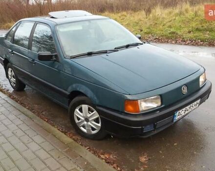 Зеленый Фольксваген Пассат, объемом двигателя 1.6 л и пробегом 286 тыс. км за 2200 $, фото 1 на Automoto.ua