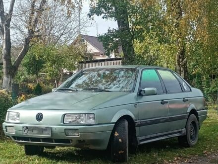 Зелений Фольксваген Пассат, об'ємом двигуна 1.8 л та пробігом 300 тис. км за 1700 $, фото 1 на Automoto.ua