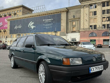 Зеленый Фольксваген Пассат, объемом двигателя 1.6 л и пробегом 240 тыс. км за 3000 $, фото 1 на Automoto.ua