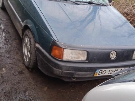 Зеленый Фольксваген Пассат, объемом двигателя 1.6 л и пробегом 480 тыс. км за 1800 $, фото 1 на Automoto.ua