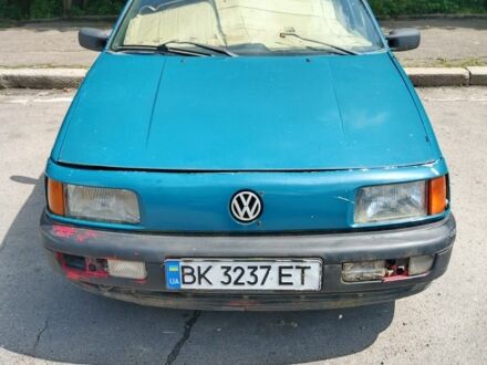 Фольксваген Пассат 1991 в Ровно на Automoto.ua Зеленый Фольксваген Пассат, объемом двигателя 0 л и пробегом 300 тыс. км за 550 $, фото 1 на Automoto.ua