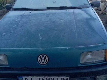 Зеленый Фольксваген Пассат, объемом двигателя 1.8 л и пробегом 403 тыс. км за 2000 $, фото 1 на Automoto.ua