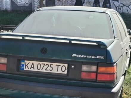 Фольксваген Пассат 1991 у Києві на Automoto.ua Зелений Фольксваген Пассат, об'ємом двигуна 2 л та пробігом 350 тис. км за 1800 $, фото 1 на Automoto.ua