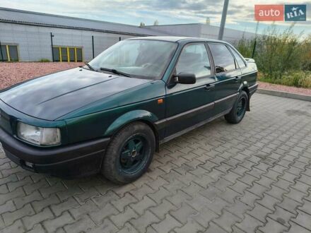 Зеленый Фольксваген Пассат, объемом двигателя 1.8 л и пробегом 250 тыс. км за 1999 $, фото 1 на Automoto.ua