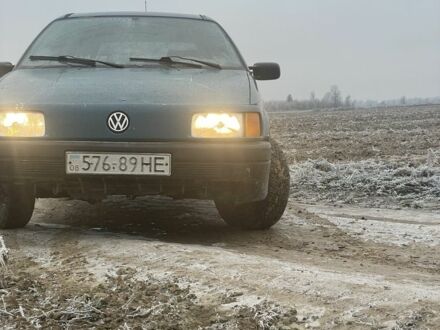 Зеленый Фольксваген Пассат, объемом двигателя 1.9 л и пробегом 400 тыс. км за 2000 $, фото 1 на Automoto.ua