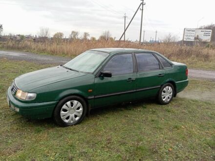 Зелений Фольксваген Пассат, об'ємом двигуна 2 л та пробігом 275 тис. км за 600 $, фото 1 на Automoto.ua