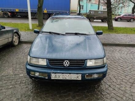 Зеленый Фольксваген Пассат, объемом двигателя 1.78 л и пробегом 380 тыс. км за 1200 $, фото 1 на Automoto.ua