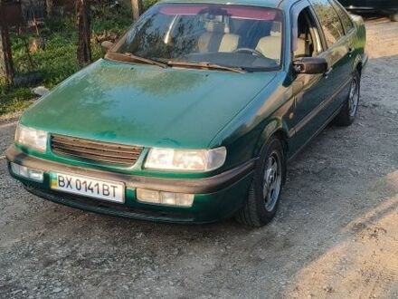 Зеленый Фольксваген Пассат, объемом двигателя 1.8 л и пробегом 359 тыс. км за 2499 $, фото 1 на Automoto.ua