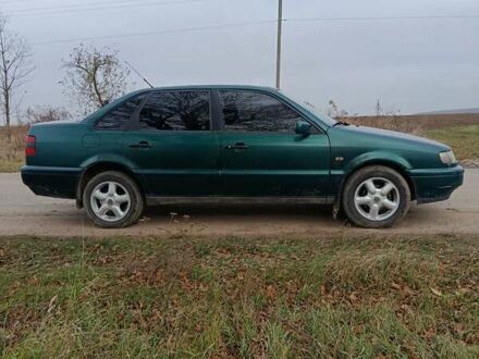 Зеленый Фольксваген Пассат, объемом двигателя 2 л и пробегом 380 тыс. км за 2400 $, фото 1 на Automoto.ua