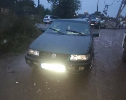Зелений Фольксваген Пассат, об'ємом двигуна 1.8 л та пробігом 300 тис. км за 1650 $, фото 1 на Automoto.ua