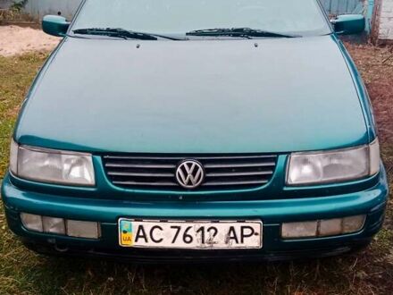 Зеленый Фольксваген Пассат, объемом двигателя 2 л и пробегом 380 тыс. км за 1500 $, фото 1 на Automoto.ua