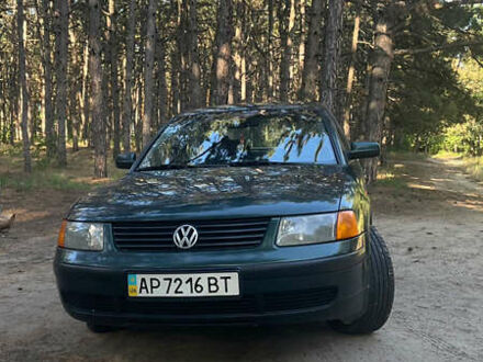 Зелений Фольксваген Пассат, об'ємом двигуна 1.78 л та пробігом 296 тис. км за 4100 $, фото 1 на Automoto.ua