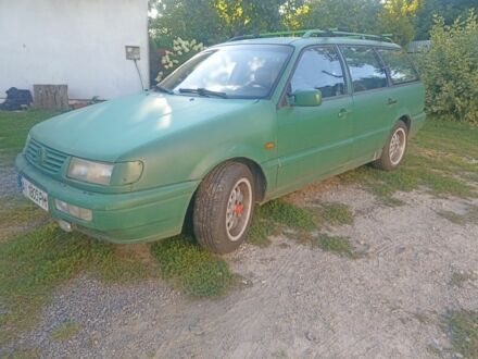 Фольксваген Пассат 1996 в Василькове на Automoto.ua Зеленый Фольксваген Пассат, объемом двигателя 2 л и пробегом 300 тыс. км за 1700 $, фото 1 на Automoto.ua