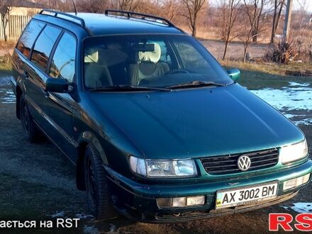 Фольксваген Пассат 1996 в Изюме на Automoto.ua Зеленый Фольксваген Пассат, объемом двигателя 2 л и пробегом 0 тыс. км за 2100 $, фото 1 на Automoto.ua