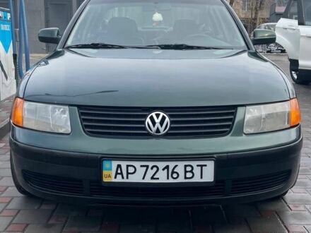 Зелений Фольксваген Пассат, об'ємом двигуна 1.8 л та пробігом 296 тис. км за 4200 $, фото 1 на Automoto.ua