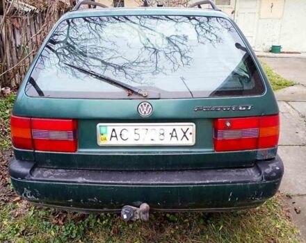 Зелений Фольксваген Пассат, об'ємом двигуна 2 л та пробігом 420 тис. км за 2350 $, фото 1 на Automoto.ua