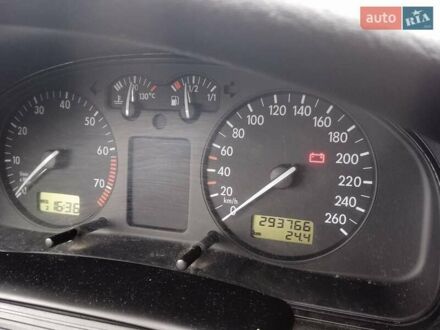 Зелений Фольксваген Пассат, об'ємом двигуна 1.8 л та пробігом 293 тис. км за 4000 $, фото 1 на Automoto.ua