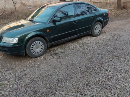 Фольксваген Пассат 1997 в Кривом Роге на Automoto.ua Зеленый Фольксваген Пассат, объемом двигателя 1.6 л и пробегом 300 тыс. км за 2750 $, фото 1 на Automoto.ua