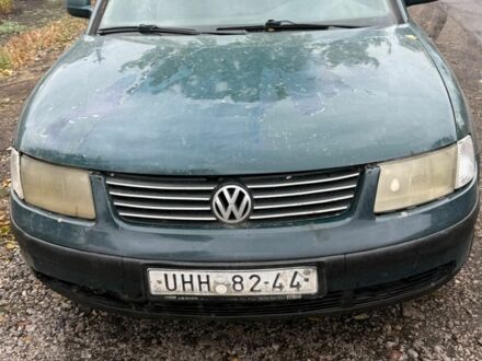 Фольксваген Пассат 1997 у Васильковке на Automoto.ua Зелений Фольксваген Пассат, об'ємом двигуна 1.6 л та пробігом 250 тис. км за 1400 $, фото 1 на Automoto.ua